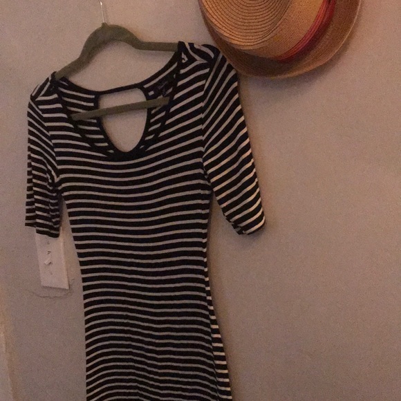 Monteau Soft, high-low style casual dress stripped - Picture 5 of 6
